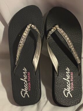 Skechers Black Flip Flops, Yoga foam with Silver Jeweled Straps